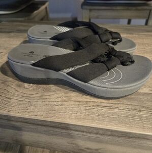 Women's Size 5 Clarks Cloudstepper Flip Flops - Worn Once!